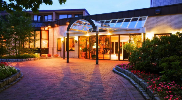 Golf- und Wellnesshotel Amtsheide, Забронировать Отель Бад-Бевензен Люнебургская пустошь, рядом с Тропа по вершинам деревьев