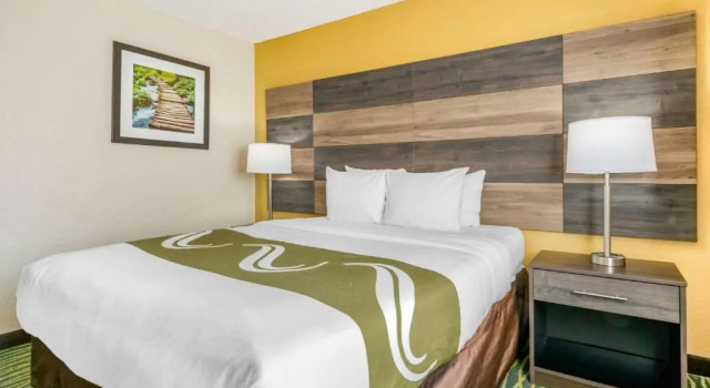 Люкс Quality Inn & Suites Leesburg Chain of Lakes