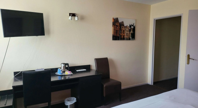 Трёхместный номер Standard Kyriad Tours - Joué-Lès-Tours