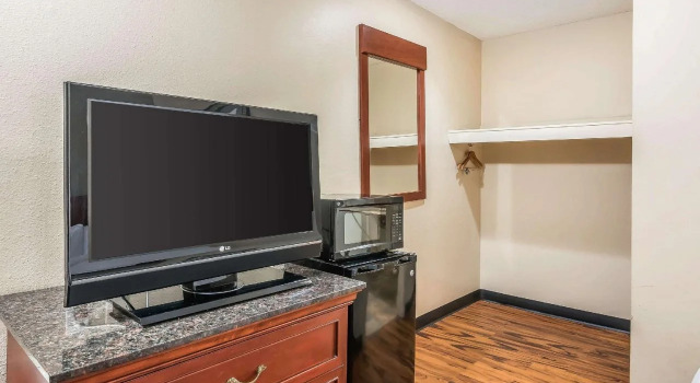 Rodeway Inn & Suites, Buchen Sie Hotel Columbia Missouri