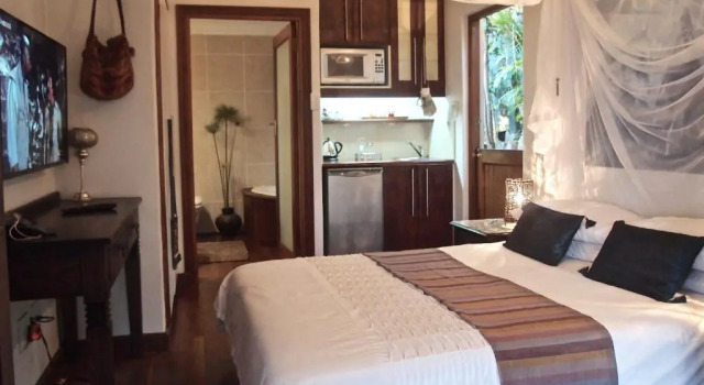 Jakitas Guest house, Забронировать Гостевой дом Баллито Durban North Coast