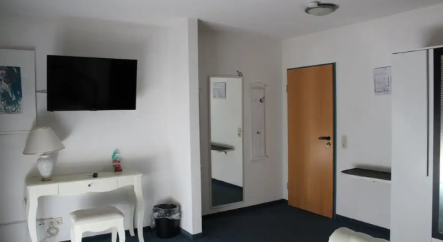 Одноместный номер Deluxe с балконом Hotel zum Goldenen Wagen