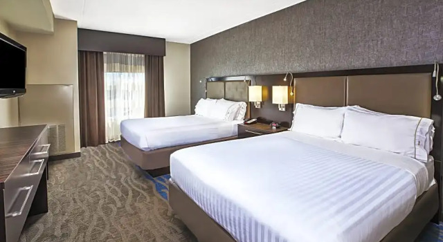 Четырёхместный люкс c 1 комнатой Holiday Inn Express & Suites Dayton South - I-675 by IHG