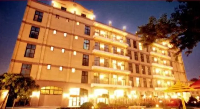 Beijing Warwick International Apartments