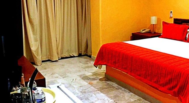 Hotel Versalles Suites