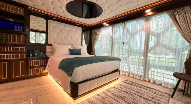 Двухместный номер Standard с балконом и с видом на море Overnight Super Yacht - Orchid
