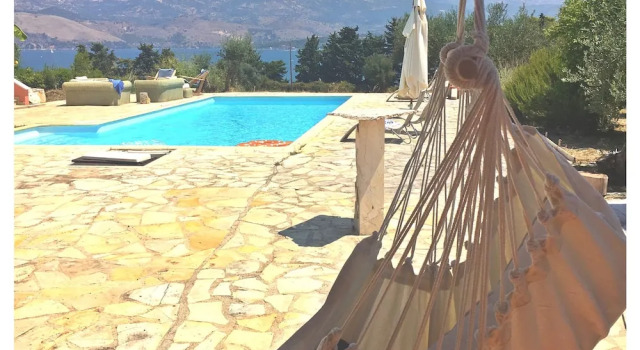 Вилла Villa Mitis - A Bohemian Private Pool Retreat