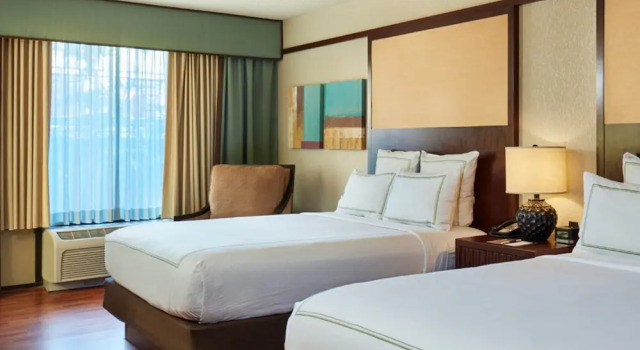 Четырёхместный номер Курорт DoubleTree by Hilton Orlando Theme Park