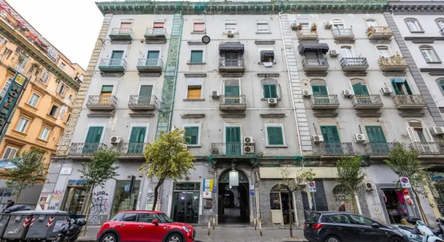 Central Station Housing - Apartment 2 by Wonderful Italy, Забронировать Апартаменты/квартира Неаполь - Центральный вокзал Неаполь, рядом с Церковь Пио Монте делла Мизерикордия