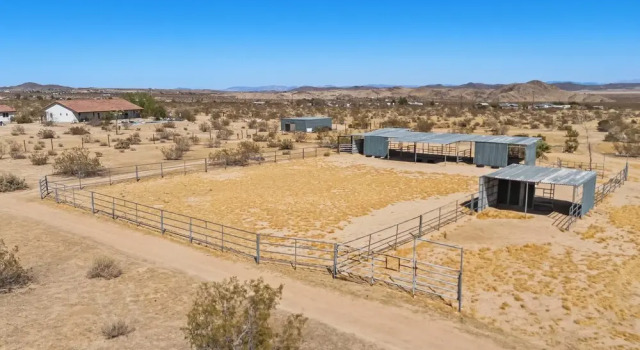 Sunflower Ranch 1mi From JT New Pool + Game Room, Забронировать Отель Джошуа-Три Joshua Tree National Park