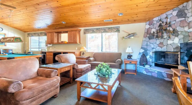 Lagonita Lodge, Забронировать Отель Биг-Бэр-Лейк San Bernardino Mountains, рядом с Big Bear Queen Lake Tours