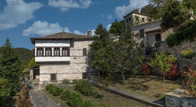 Urania Traditional Stone House, Book Hotel  