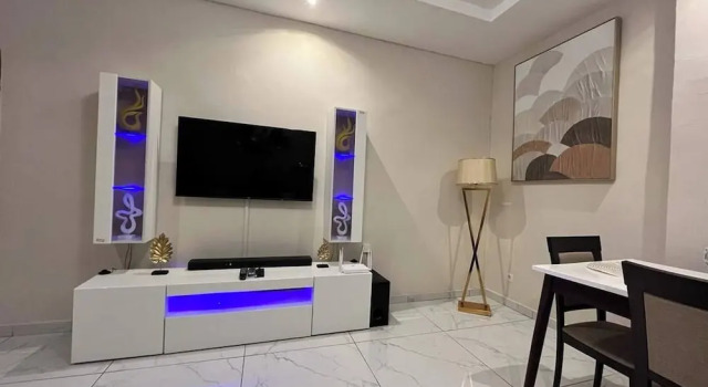 Luxury Two-room Apartment, Boek Appartement Cocody 
