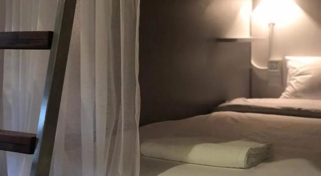 Кровать в общем номере REST IS MORE hostel