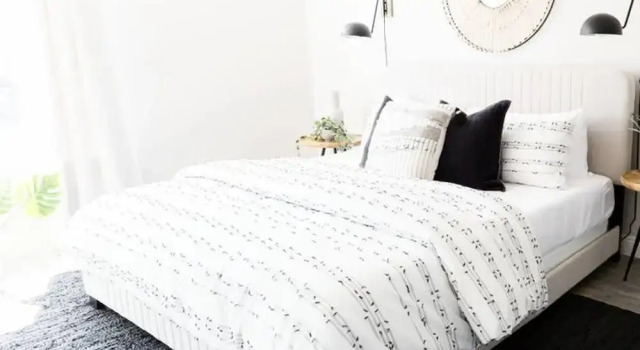 Stylish Old Town 2 Bdrm Ground Floor Condo