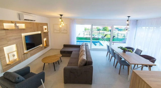 Modern Villa, Heated Private Pool, Close to the Sea, In-between Split & Trogir