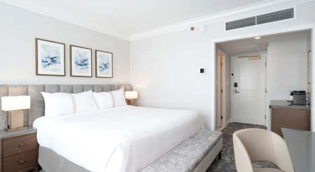 Номер Premium The Sutton Place Hotel Vancouver