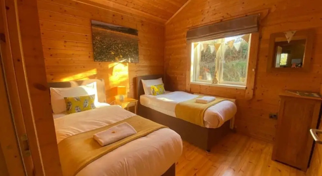 Hollybush Lodges