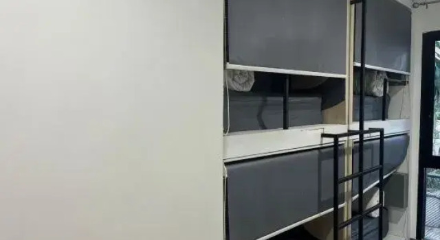 Кровать в общем номере (мужской номер) Owl's Nest Hostel