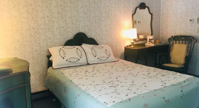 Carriage Barn Inn, Забронировать Отель «постель и завтрак» Отели Кин с завтраком, рядом с Историческое общество округа Чешир, Завтраки