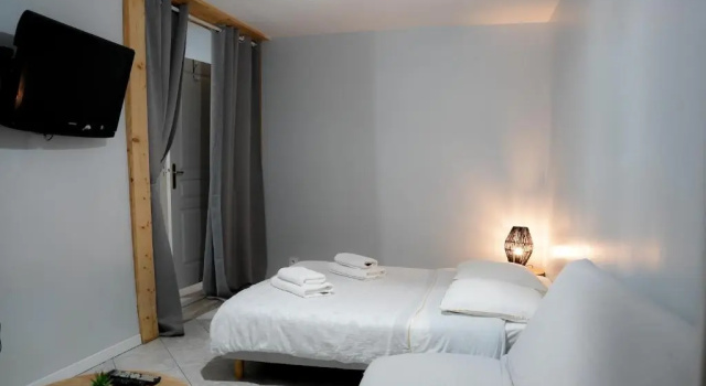 Studio Cosy - DABNB Conciergerie, Prenota Appartamento Hotel a Aquitania con parcheggio, Parcheggio