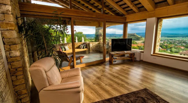 Villa Terazza-Panorama Apartman, Rezervați Apartament Sümeg 