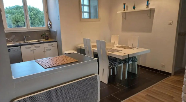 Апартаменты 60 m2 , 2 chambres, très calme, plage et commerces à 3 minutes à pied, WIFI fibre optique et parking gratuit