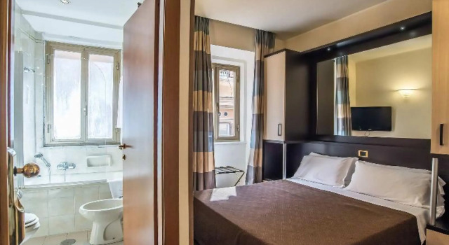 Hotel Tritone Rome