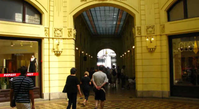Апартаменты Luxury Octagon Main Square Apartment