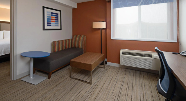 Двухместный люкс c 1 комнатой Holiday Inn Express Hotel & Suites SeaTac by IHG