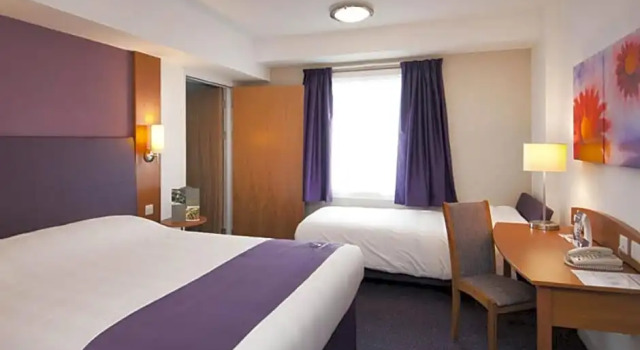 Трёхместный номер Standard Premier Inn London Stansted Airport
