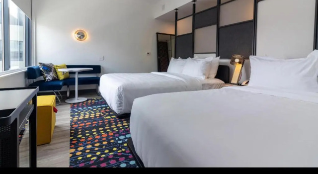 Четырёхместный номер Standard Aloft by Marriott St. Louis Cortex