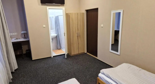 Kārklu Muiža, Book Hotel Hoteller i Zemgale med parkering, Parkering