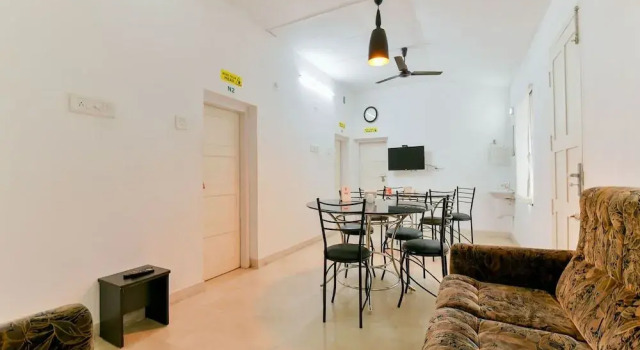 OYO 14889 Home Nature Home Stay Fort Kochi, Забронировать Отель Отели штата Кералы с парковкой, Парковка