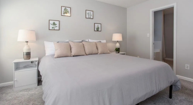 Basketball Court Cozy 3 BR in Decatur, Book Vacation Home Cottages in Decatur, Cottage