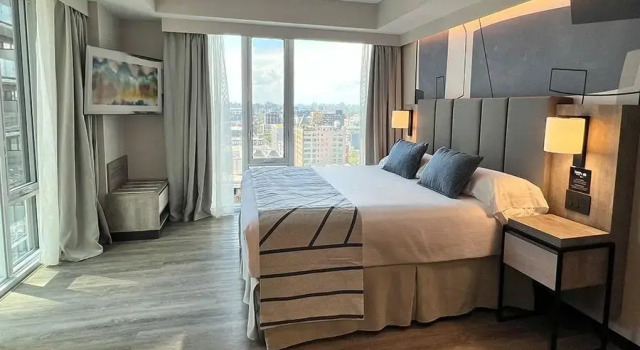 Senior Suite Riu Plaza Toronto