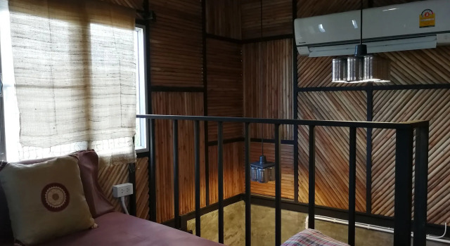 SongPhuaMia Guesthouse, Varaa Hotelli Hotellit North-Eastern Thailand pysäköinnillä, Pysäköinti