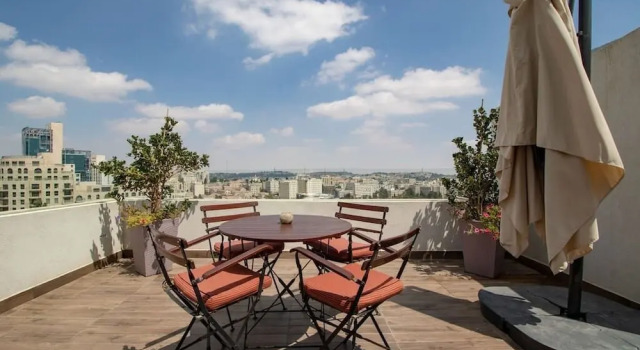 Люкс с балконом King George suites