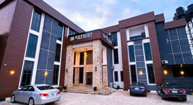 Entrust Hotel and Suites, Book Hotel Hotels in Owerri with Parking, Parking