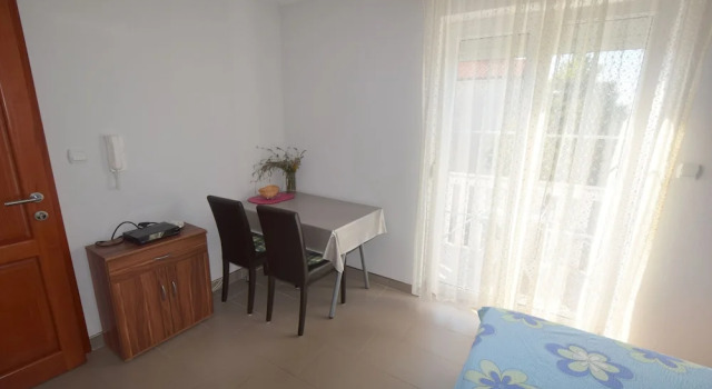 Apartments Jasminka, Забронировать Апартаменты/квартира Отели Малинска с парковкой, Парковка