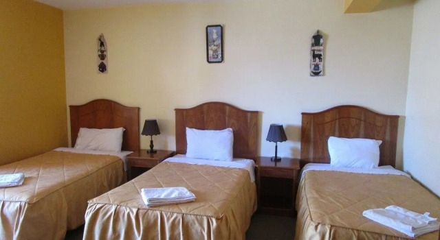 The Real House-Hostel