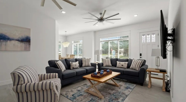 Коттедж Brand NEW Expansive Coastal Home w/ Custom Furnishings Sleeps 15