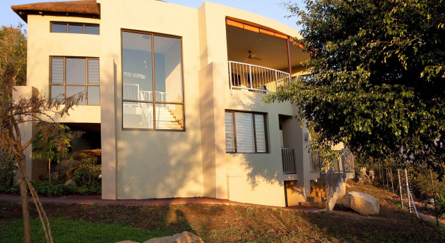 La Roca Guest House