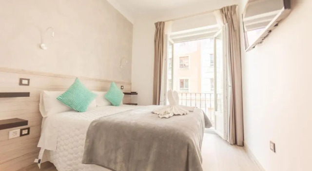 Двухместный номер Standard с балконом Hostal Pio Centro