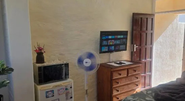 Aloe Self Catering One Bedroom with Kitchenette