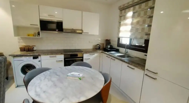 Апартаменты Charming Studio With Garden Terrace