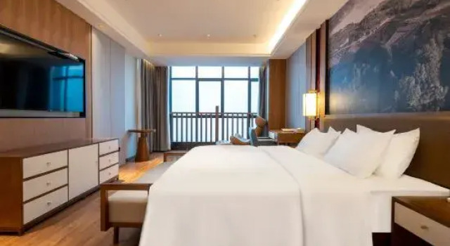 Люкс Luxury Jiutian Ruifeng International Hotel