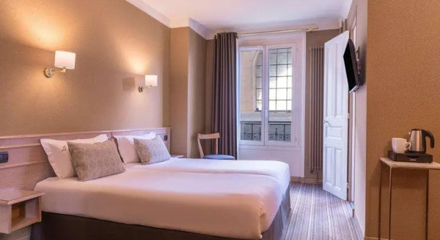 Полулюкс Paris France Hotel