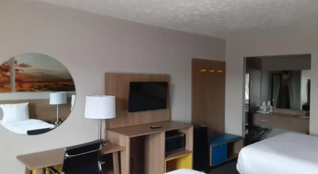 Четырёхместный номер Standard Days Inn by Wyndham Cookeville