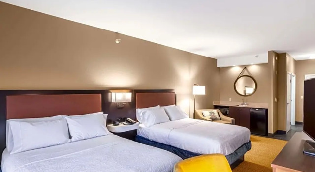 Четырёхместный номер Deluxe Hampton Inn Laramie